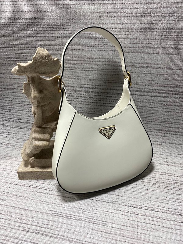 프라다 미디엄 가죽 숄더백 [매장가 395만원대]
