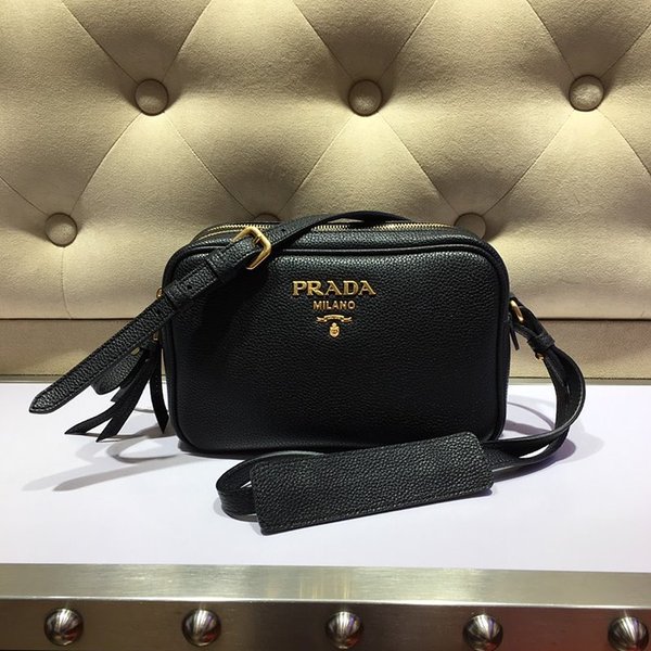 프라다 미디엄 가죽백 [매장가 395만원대]