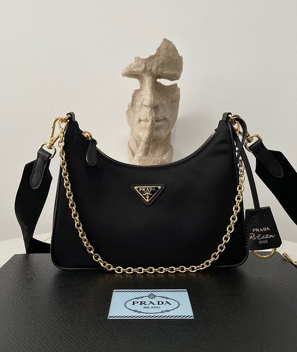 프라다 리에디션 사피아노 가죽 트리밍 리나일론 숄더백 [매장가 240만원대]