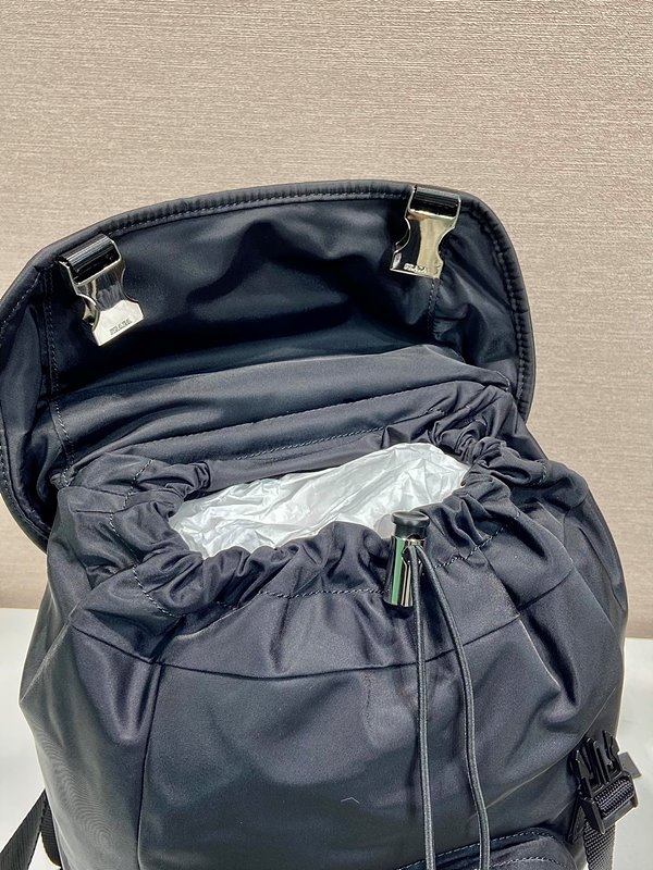 프라다 리나일론 백팩 [매장가 275만원대]