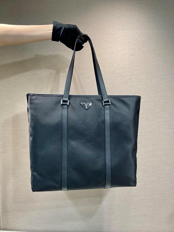 프라다 리나일론 및 사피아노 가죽 토트백 [매장가 285만원대]