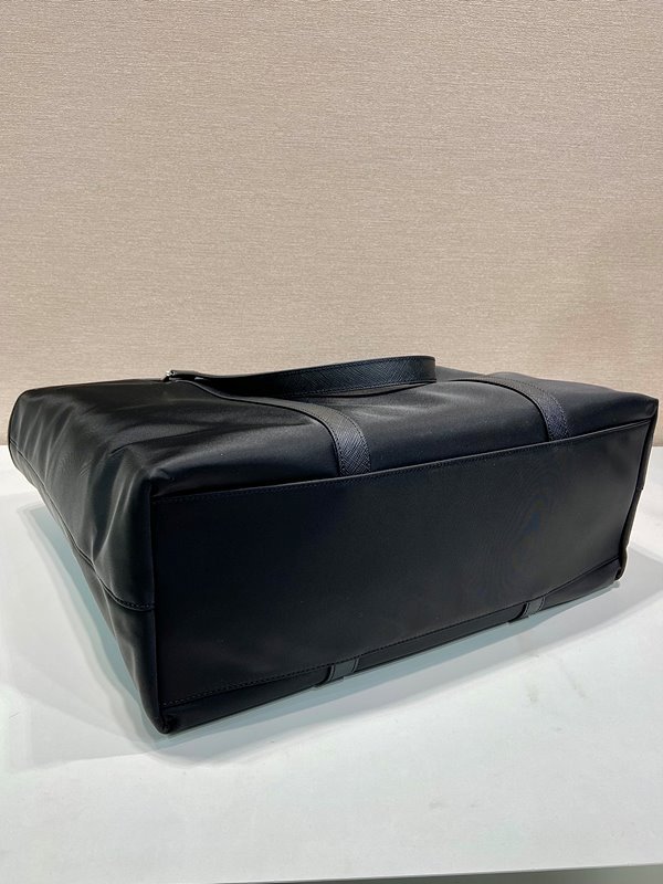 프라다 리나일론 및 사피아노 가죽 토트백 [매장가 285만원대]