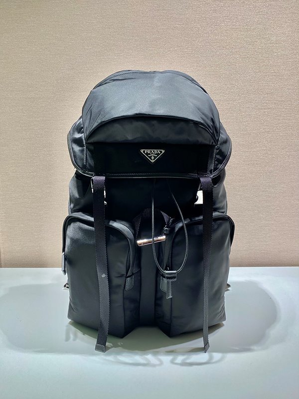 프라다 리나일론 및 사피아노 가죽 백팩 [매장가 460만원대]