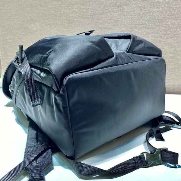 프라다 리나일론 및 사피아노 가죽 백팩 [매장가 460만원대]