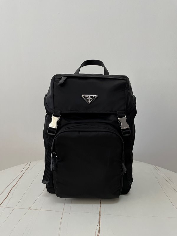 프라다 리나일론 및 사피아노 가죽 백팩 [매장가 310만원대]