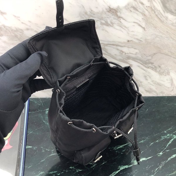 프라다 리나일론 미니 백팩 [매장가 230만원대]