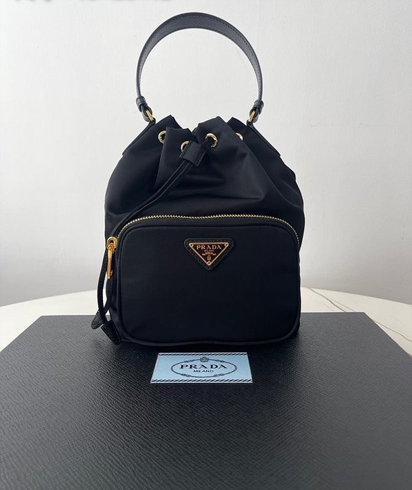 프라다 듀엣 리나일론 숄더백 [매장가 225만원대]
