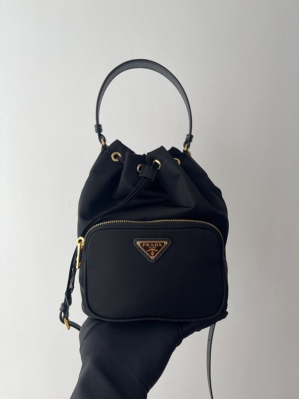 프라다 듀엣 리나일론 숄더백 [매장가 225만원대]