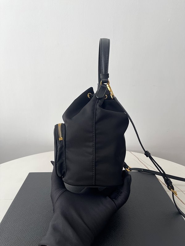 프라다 듀엣 리나일론 숄더백 [매장가 225만원대]