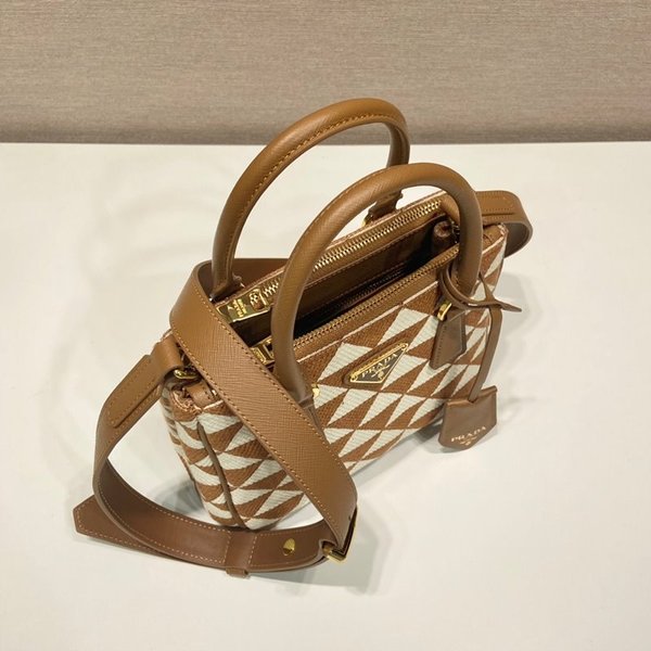 프라다 갤러리아 자수 패브릭 미니 백 [매장가 465만원대]