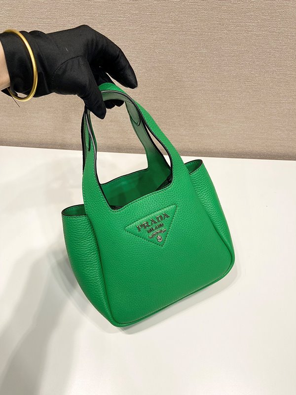 프라다 가죽 핸드백 [매장가 370만원대]