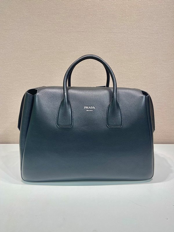 프라다 가죽 트래블백 [매장가 590만원대]
