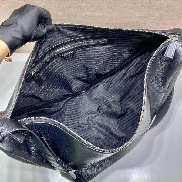 프라다 가죽 트라이앵글 백 [매장가 425만원대]