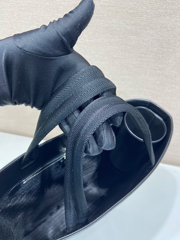 프라다 가죽 토트백 [매장가 485만원대]