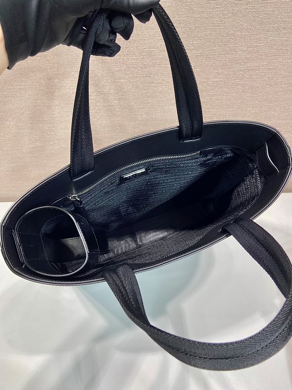 프라다 가죽 토트백 [매장가 485만원대]