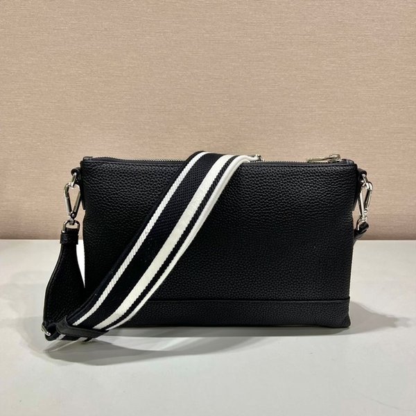 프라다 가죽 숄더백 [매장가 335만원대]