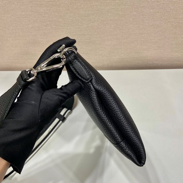 프라다 가죽 숄더백 [매장가 335만원대]