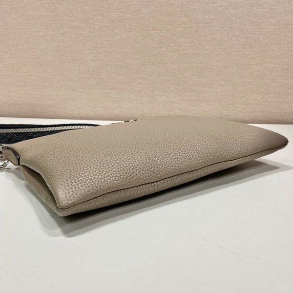 프라다 가죽 숄더백 [매장가 335만원대]