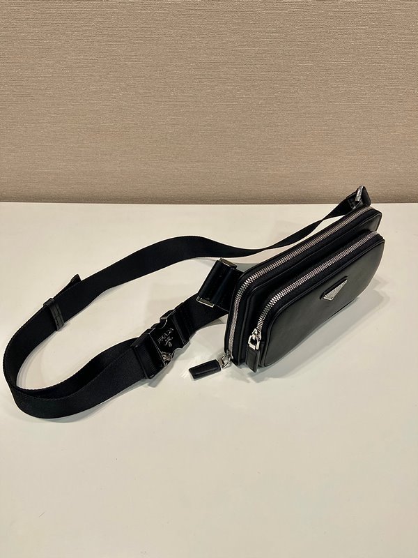 프라다 가죽 벨트백 [매장가 290만원대]