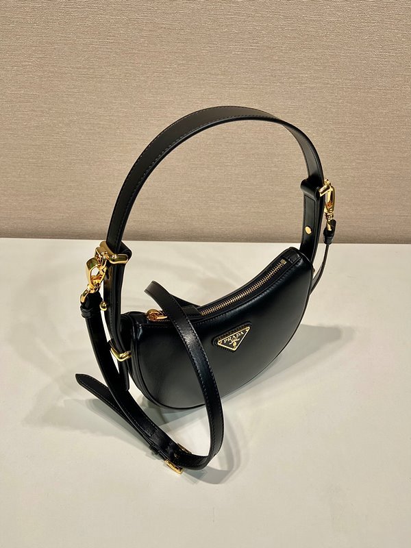 프라다 가죽 미니 숄더백 [매장가 290만원대]