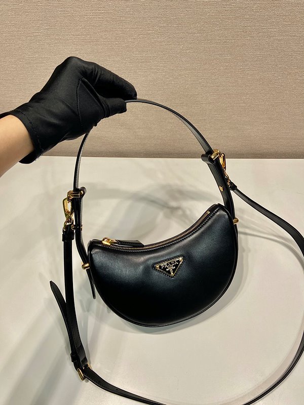 프라다 가죽 미니 숄더백 [매장가 290만원대]