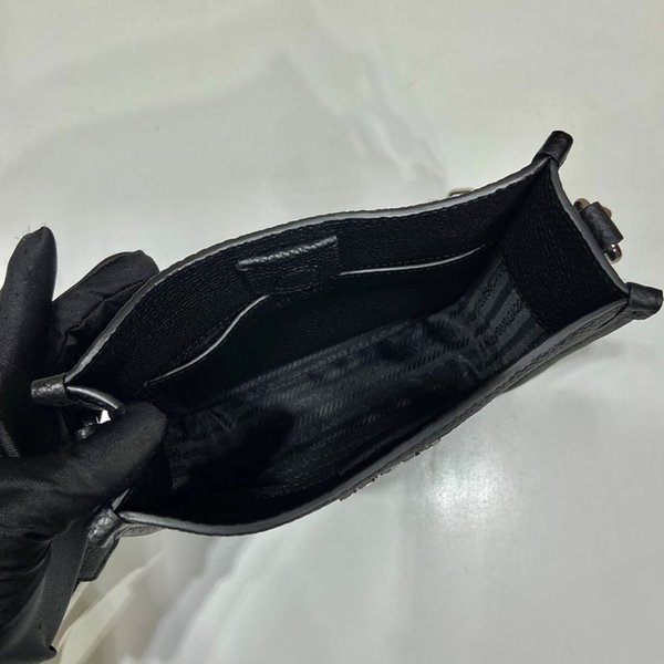 프라다 가죽 미니 숄더백 [매장가 345만원대]