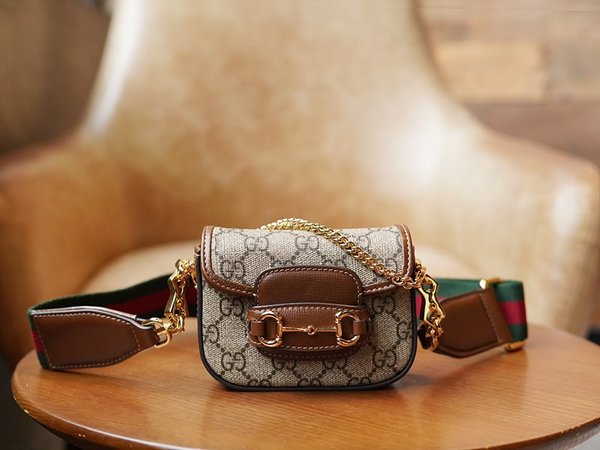 구찌 홀스빗 1955 스트랩 지갑 [매장가 215만원대]