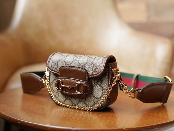 구찌 홀스빗 1955 스트랩 지갑 [매장가 215만원대]