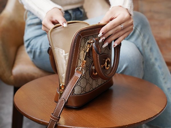 구찌 홀스빗 1955 미니 탑 핸들백 [매장가 294만원대]