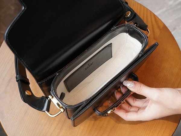 구찌 홀스빗 1955 라운드 미니백 [매장가 380만원대]