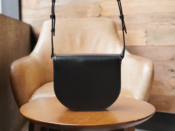 구찌 홀스빗 1955 라운드 미니백 [매장가 380만원대]