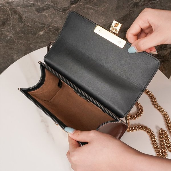 구찌 페들락 스몰 GG 숄더백 [매장가 295만원대]