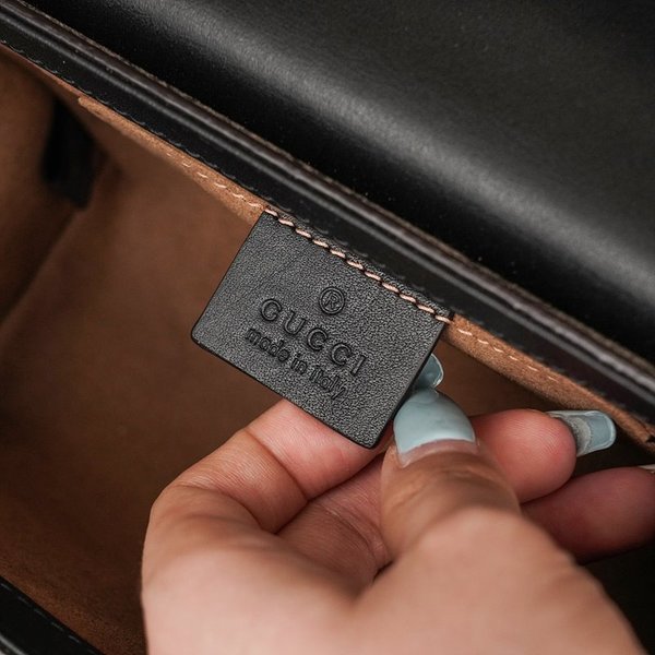 구찌 페들락 스몰 GG 숄더백 [매장가 295만원대]