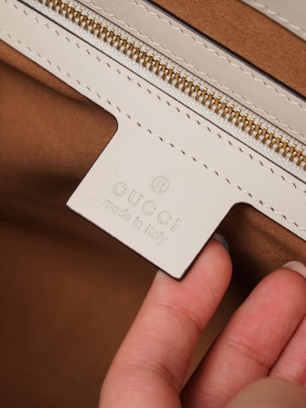 구찌 패들락 미디엄 GG 숄더백 [매장가 330만원대]