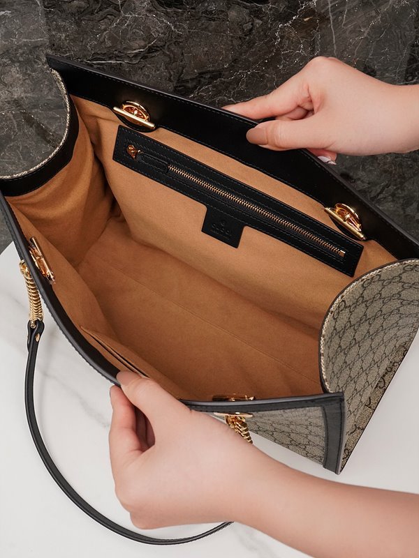 구찌 패들락 미디엄 GG 숄더백 [매장가 330만원대]