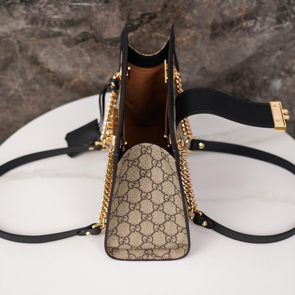 구찌 패들락 GG 수프림 캔버스 숄더백 [매장가 294만원대]