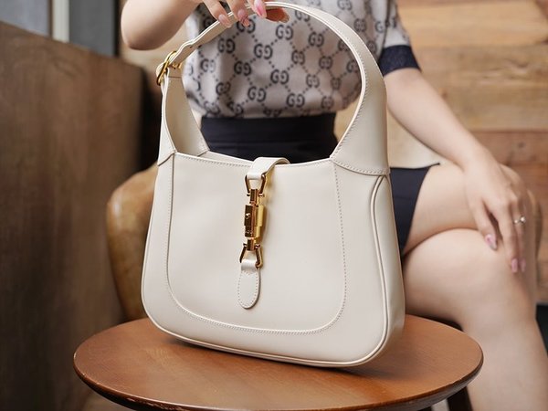 구찌 재키 1961 스몰 숄더백 [매장가 460만원대]