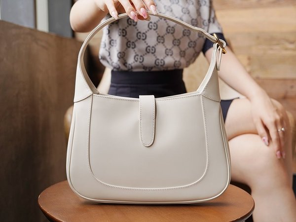 구찌 재키 1961 스몰 숄더백 [매장가 460만원대]