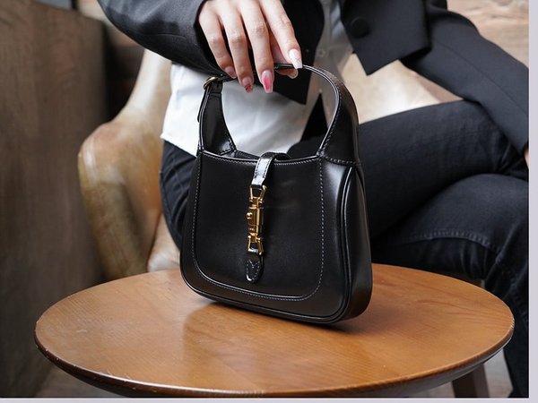 구찌 재키 1961 미니백 [매장가 310만원대]