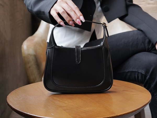 구찌 재키 1961 미니백 [매장가 310만원대]