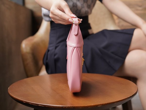 구찌 재키 1961 미니백 [매장가 310만원대]