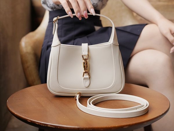 구찌 재키 1961 미니백 [매장가 310만원대]