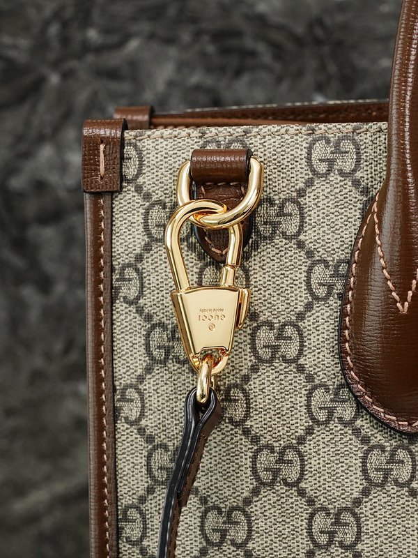 구찌 인터로킹 G 스몰 토트백 [매장가 265만원대]