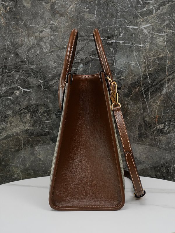 구찌 인터로킹 G 스몰 토트백 [매장가 265만원대]