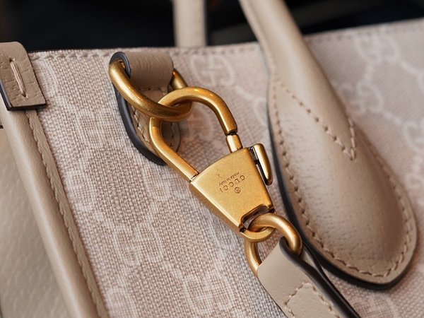 구찌 인터로킹 G 스몰 토트백 [매장가 265만원대]