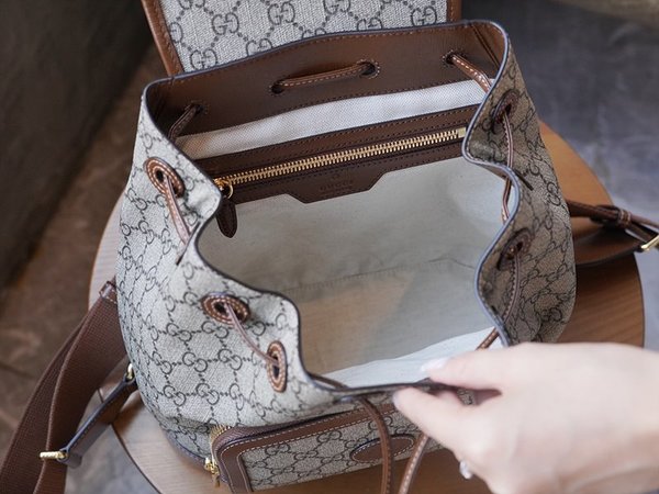 구찌 인터로킹 G 백팩 [매장가 276만원대]