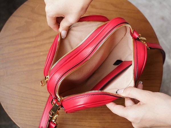 구찌 인터로킹 G 미니 하트 숄더백 [매장가 266만원대]