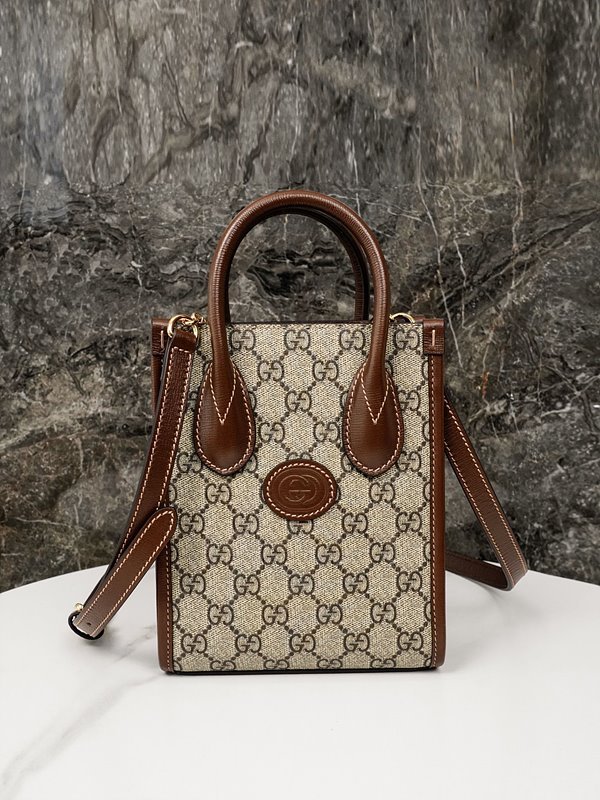 구찌 인터로킹 G 미니 토트백 [매장가 197만원대]