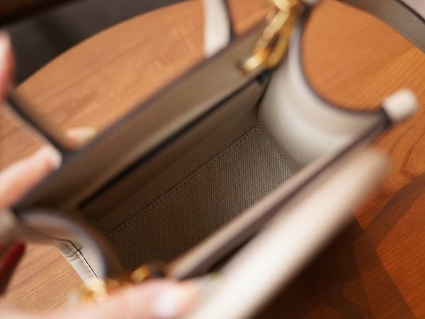 구찌 인터로킹 G 미니 토트백 [매장가 197만원대]