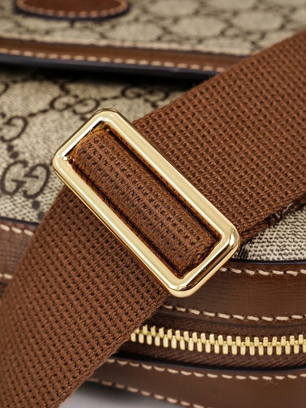 구찌 인터로킹 G 디테일의 메신저백 [매장가 173만원대]